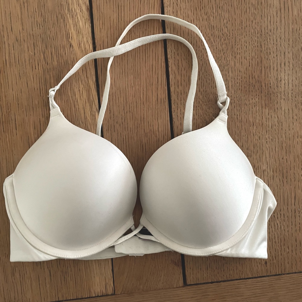 Victoria’s Secret white bombshell plunge bra. 34b